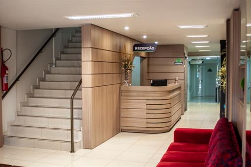 recepção h otel 2.jpg
