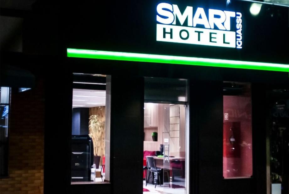 fachada a noite - smart - 2048x1080.jpg