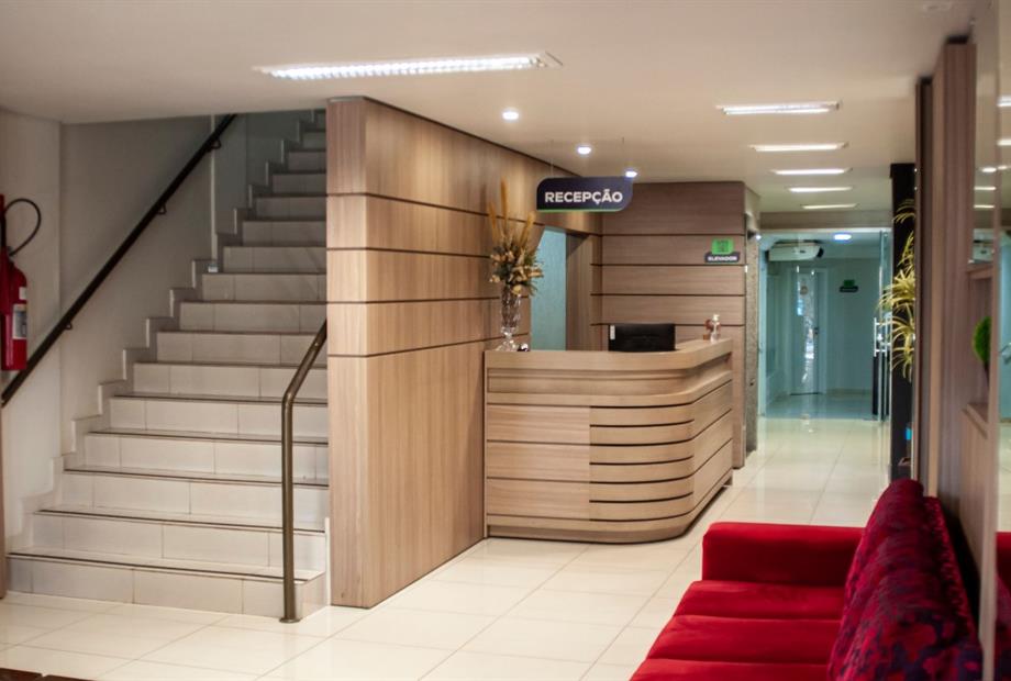recepção h otel 2.jpg