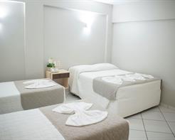 QUADRUPLO (CASAL + 2) LUXO