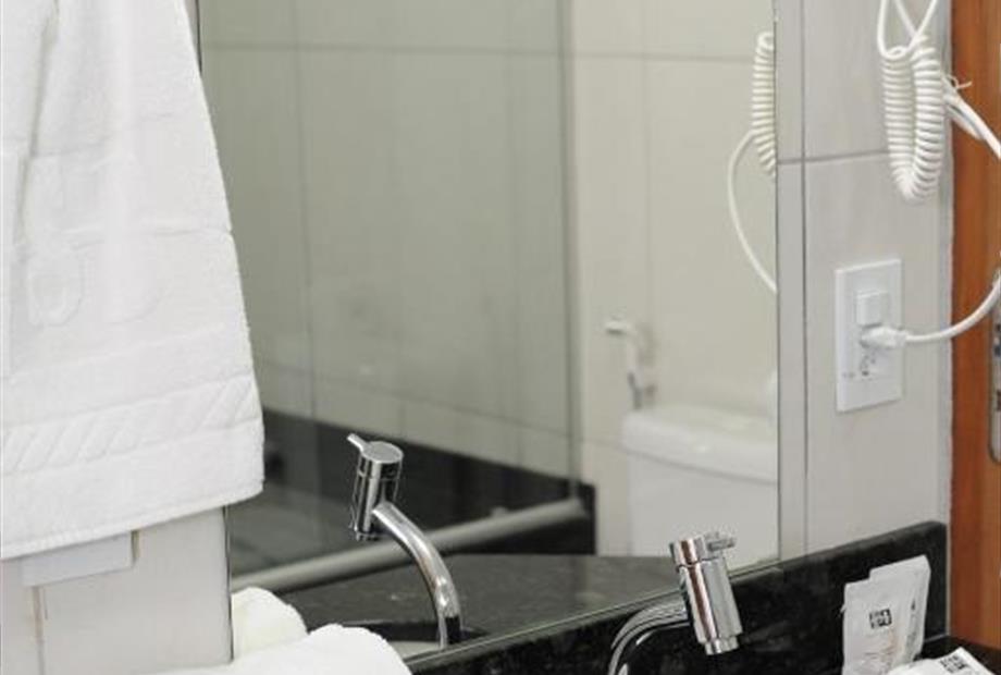 Quarto com Cama de Casal ou 2 de Solteiro-4.jpg