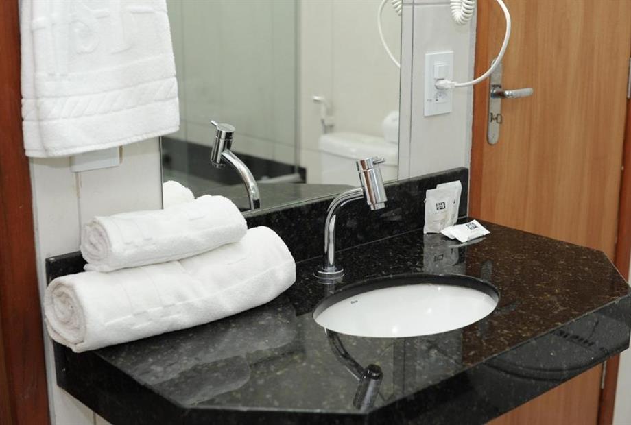 Quarto com Cama de Casal ou 2 de Solteiro-6.jpg