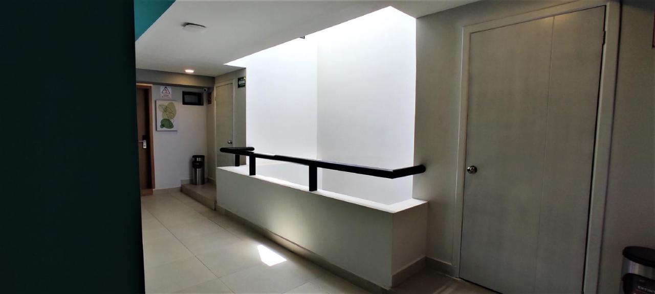 9edc78bb-e298-45c2-b3d4-85148f458289.jpg