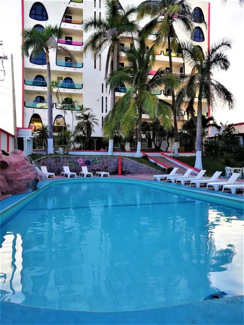vista a la piscina.jpg