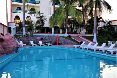 vista a la piscina.jpg