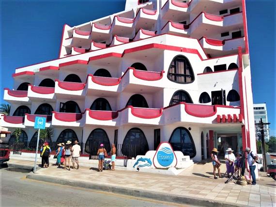 foto hotel fachada 2.jpg