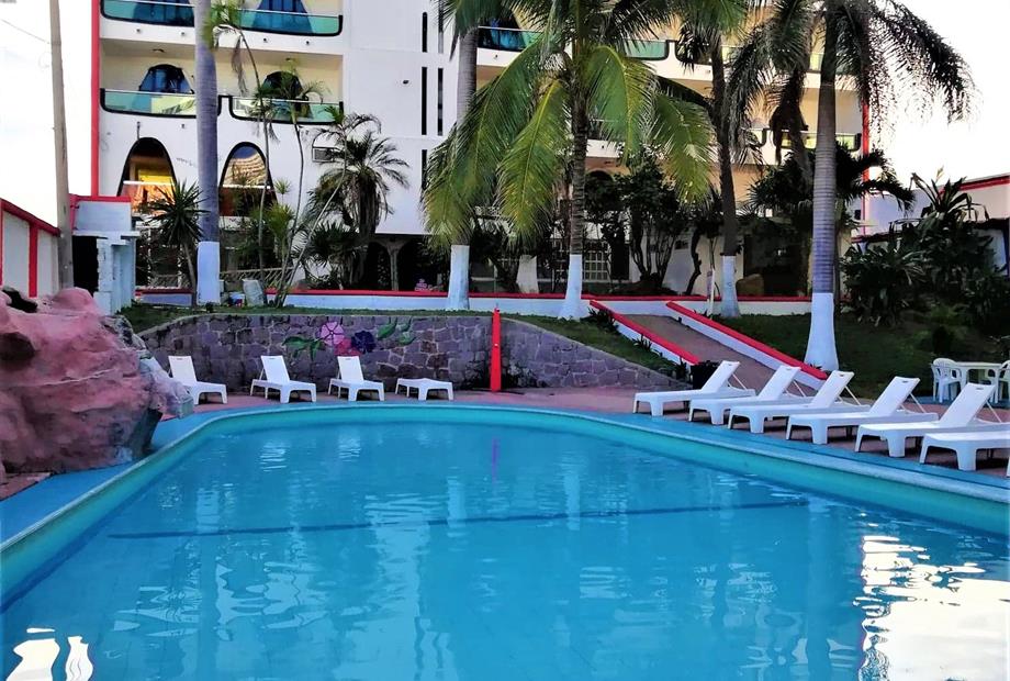 vista a la piscina.jpg