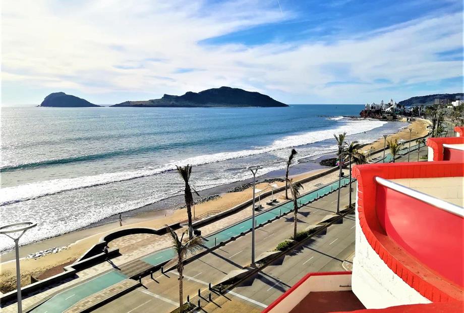 vista desde la hab doble con vista al mar.jpg