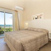 Frente mar com 02 dormitórios