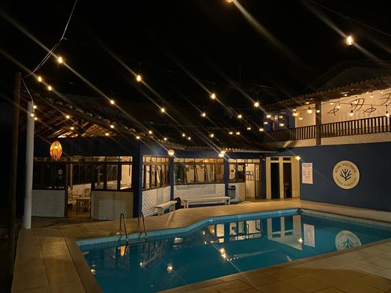 piscina com iluminaçao.jpeg