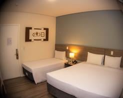 Standard Casal com Cama Extra