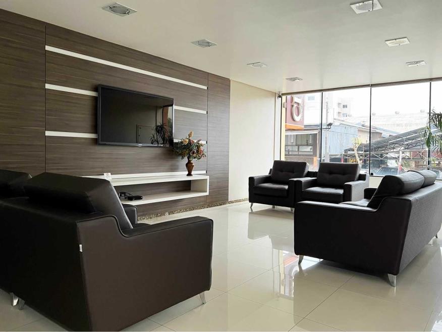 tri-hotel-xanxerê---sala---recepção_optimized.jpg