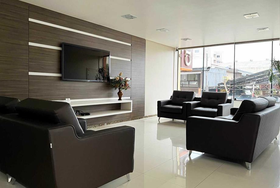 tri-hotel-xanxerê---sala---recepção_optimized.jpg