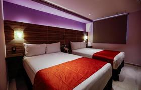 Twin Room of Hotel Kavia