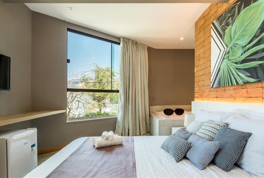 primeira foto suíte deluxe.jpg