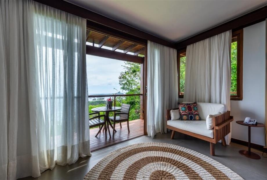 suíte 17 + mesa-15_resized (pequeno).jpg