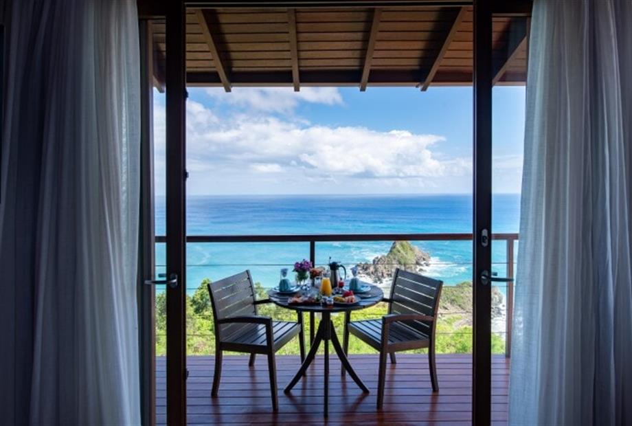 suíte 8 + mesa-21_resized (pequeno).jpg