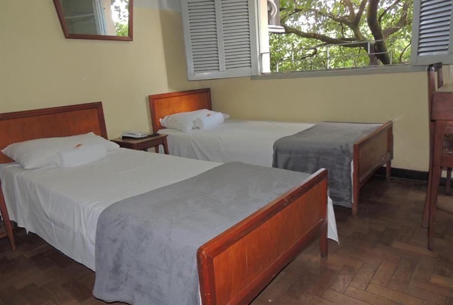 Quarto com 2 Camas de Solteiro-2.jpg