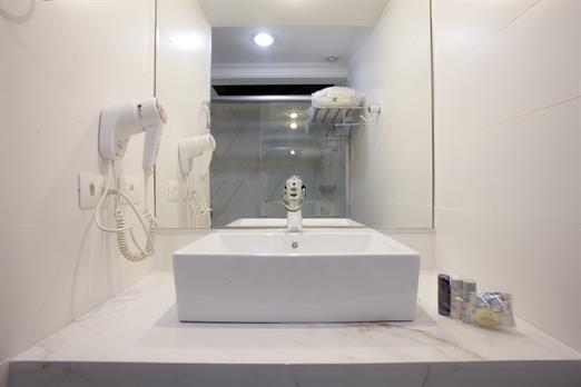 BANHEIRO STANDARD 1.jpg