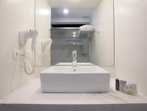 BANHEIRO STANDARD 1.jpg