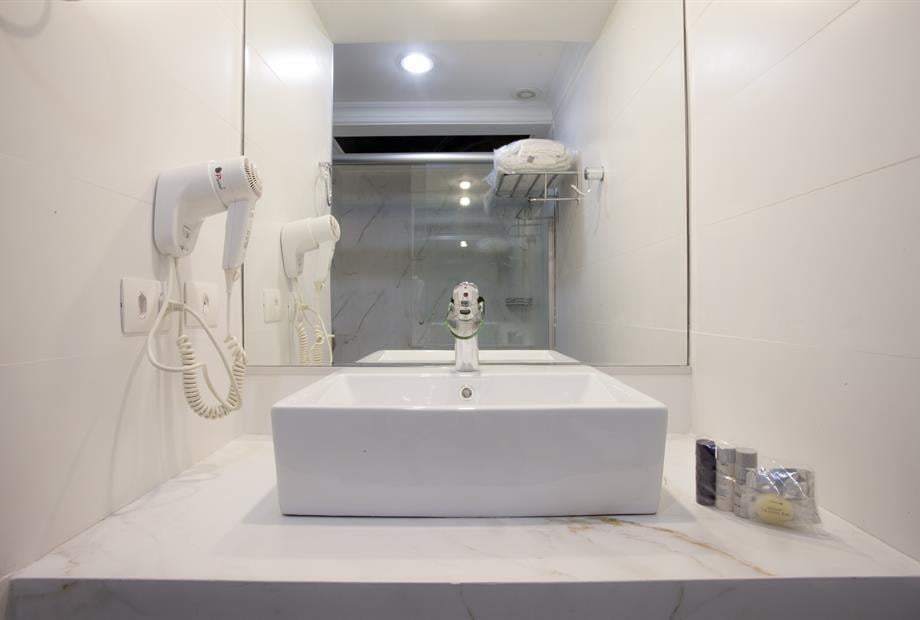 BANHEIRO STANDARD 1.jpg