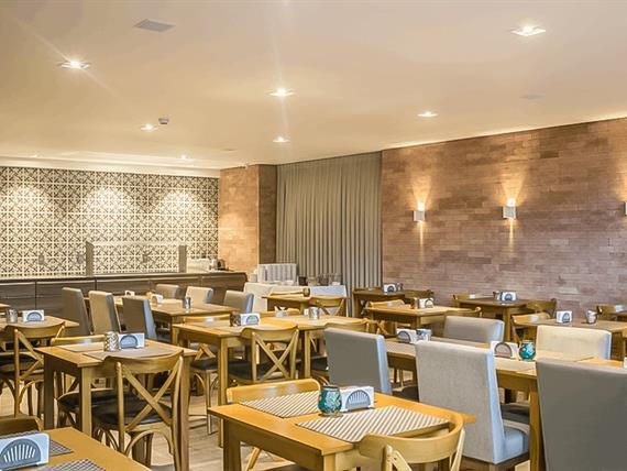 cafe-restaurante-7a4815.jpg