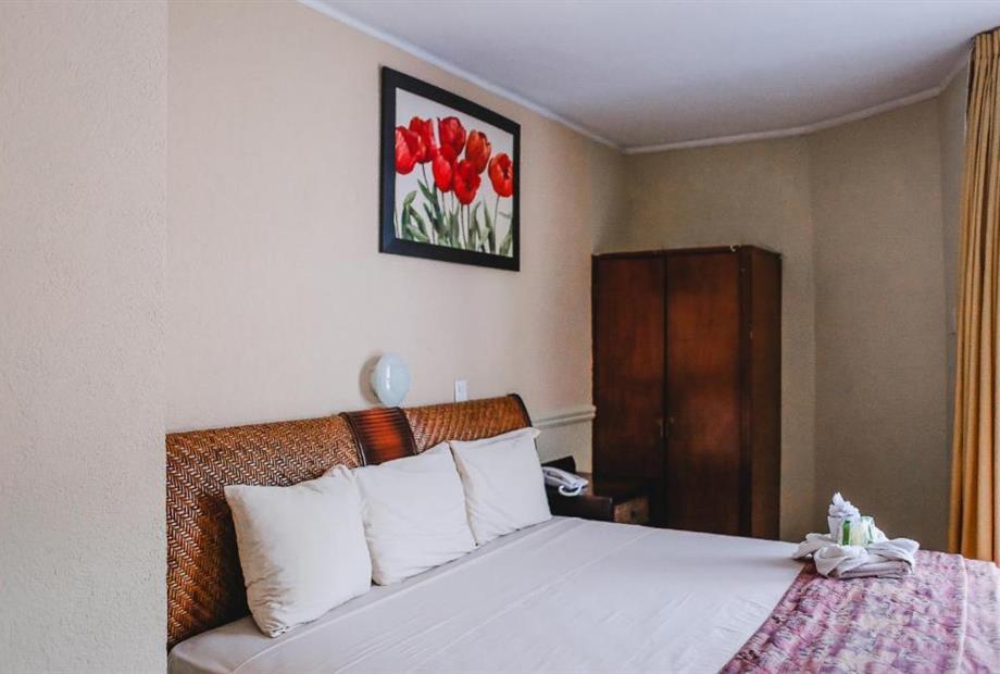 Quarto com Cama King-size-4.jpg