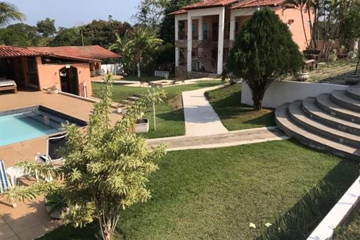 foto piscina lateral.jpg