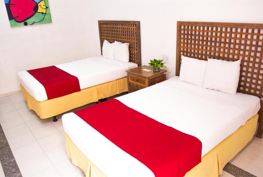 Quarto Superior com 2 Camas de Solteiro-1.jpg