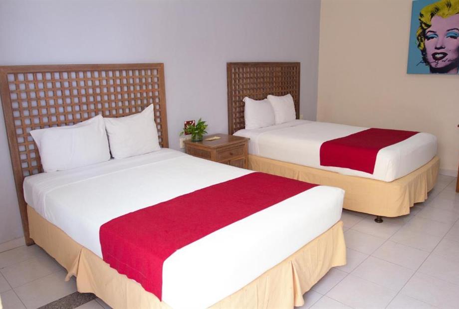 Quarto Superior com 2 Camas de Solteiro-3.jpg