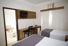 Quarto Triplo Família Gold