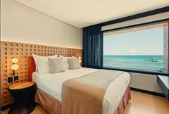 Quarto Luxo Frente Mar com Piscina