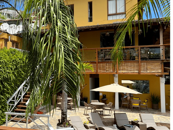 terraço restaurante e piscina.png