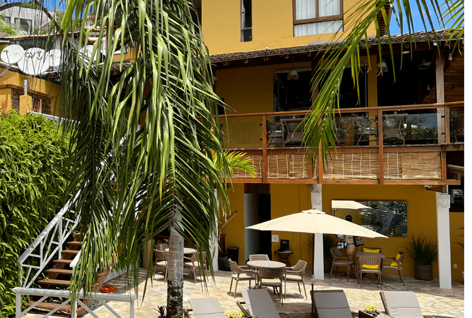 terraço restaurante e piscina.png