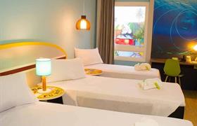STANDARD TRIPLO do Golden Tulip Guarujá (Antigo Delphin Surf Hotel)