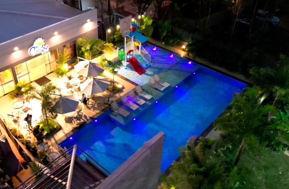 piscina 3.jpeg