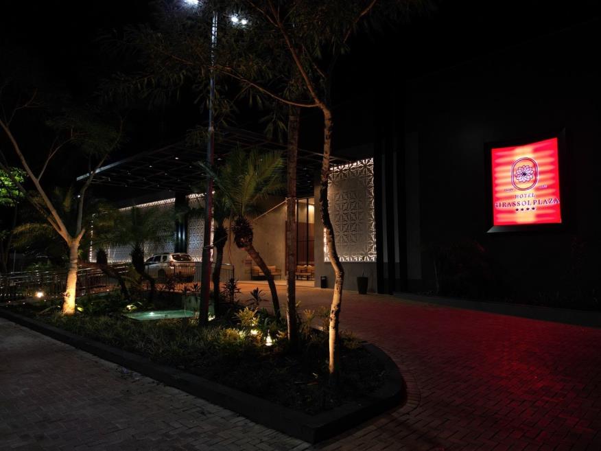 foto frente hotel -fachada nova.jpeg