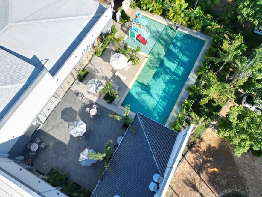 foto piscina- drone .jpeg
