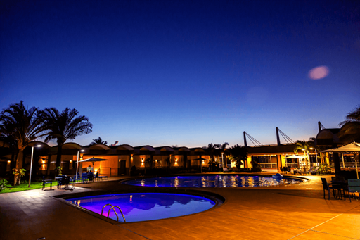 piscina noite.png