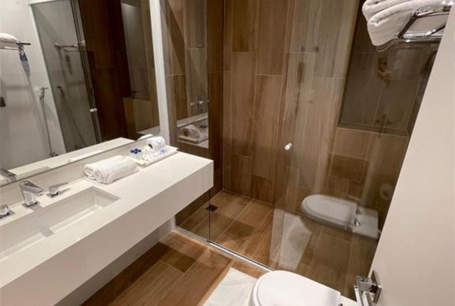 Quarto Standard com 2 Camas de Solteiro-3.jpg