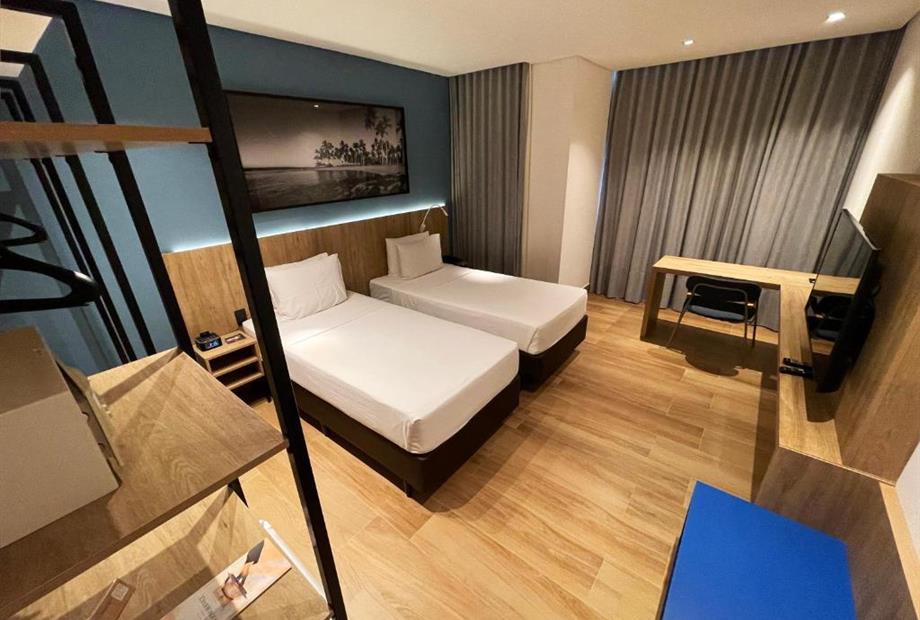 Quarto Standard com 2 Camas de Solteiro-4.jpg