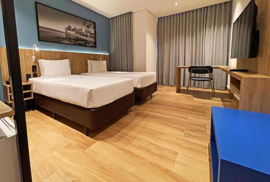 Quarto Standard com 2 Camas de Solteiro-5.jpg