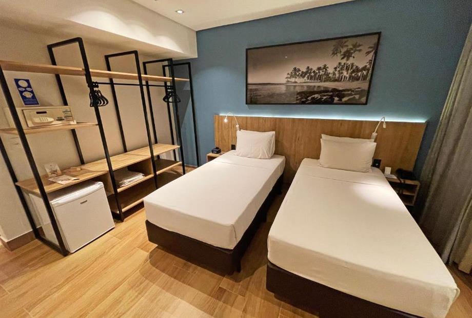 Quarto Standard com 2 Camas de Solteiro-7.jpg