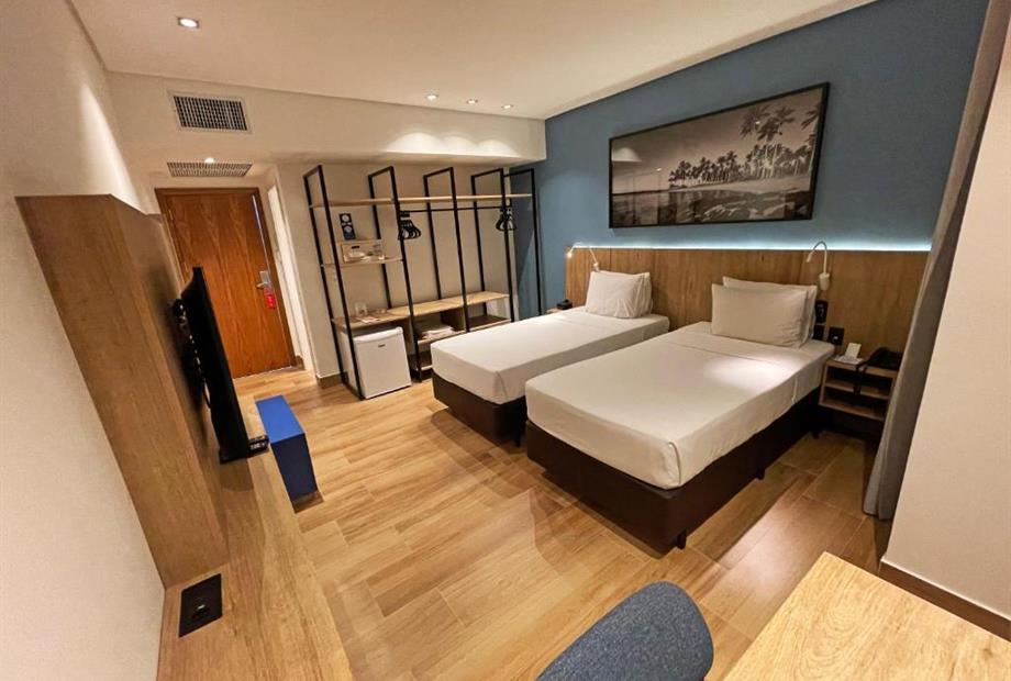 Quarto Standard com 2 Camas de Solteiro-8.jpg