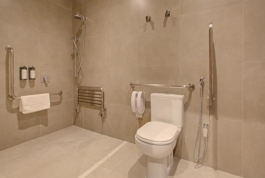 sfsu - suíte adaptada pcd - banheiro (9).jpg