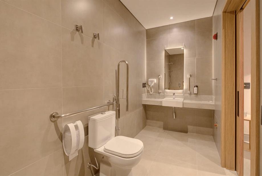 sfsu - suíte adaptada pcd - banheiro (3).jpg