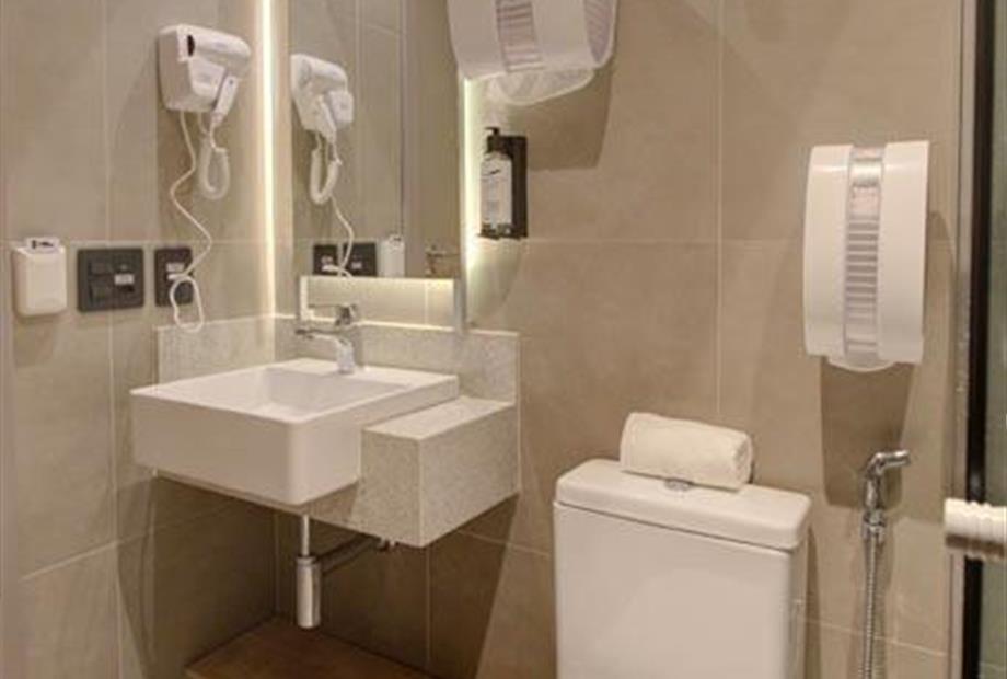 sfsu - banheiro externo (4).jpg