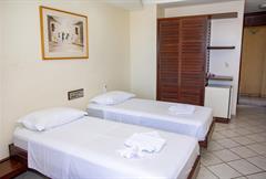 Quarto com 2 Camas de Solteiro