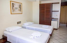 Quarto com 2 Camas de Solteiro do O Tempo e o Vento Hotel