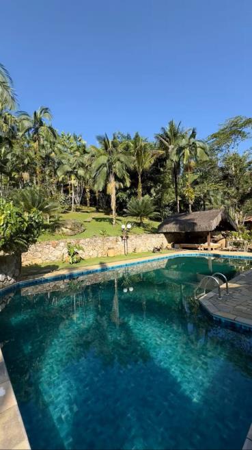 piscina.jpg